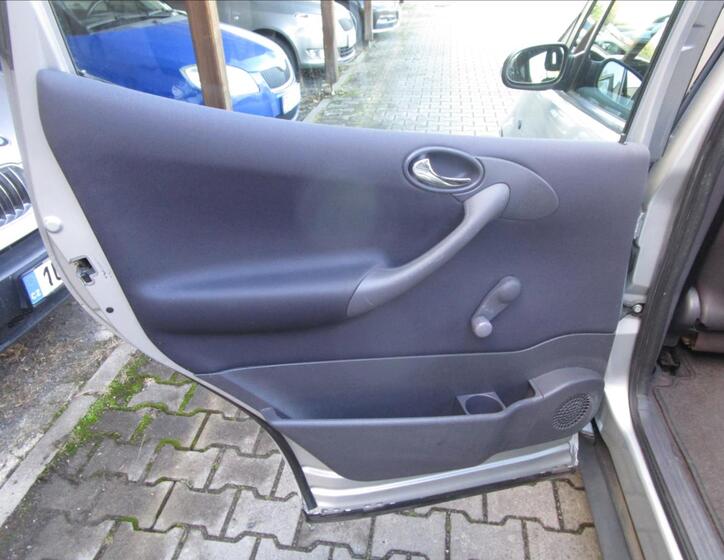 Mercedes-Benz Třídy A 16