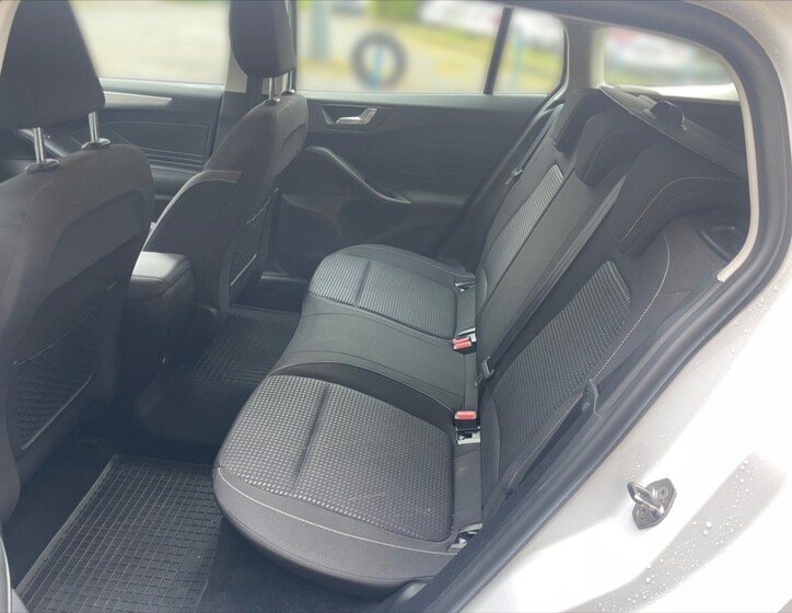 Ford Focus 8