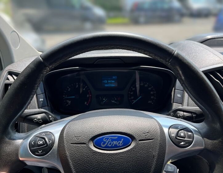 Ford Transit 8