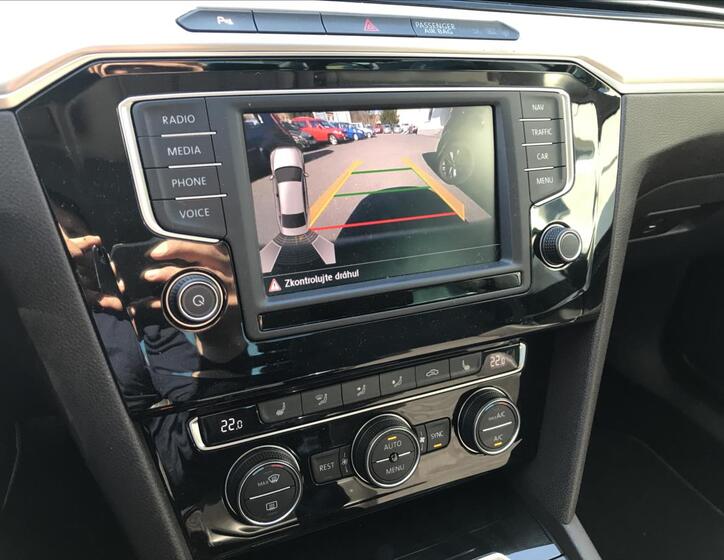 Volkswagen Passat 9