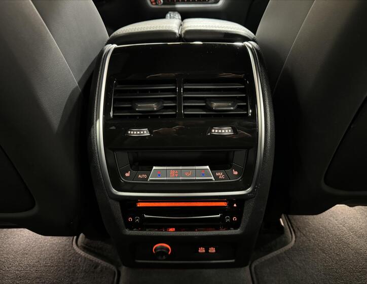 BMW X7 30