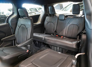 Chrysler Pacifica 32