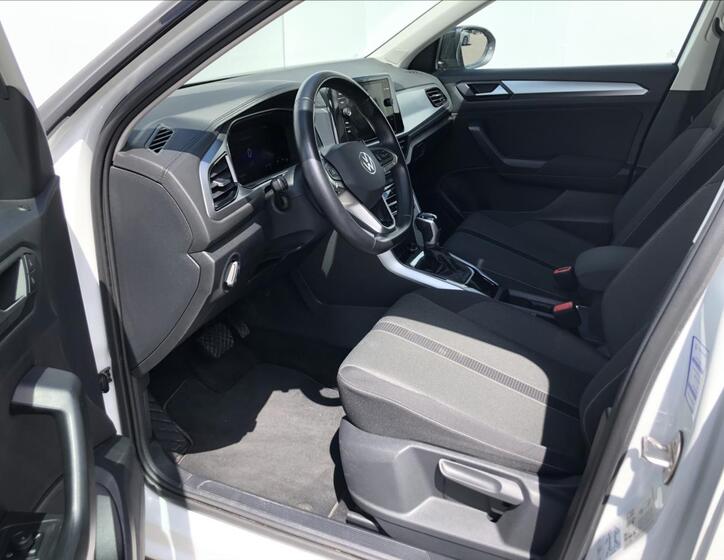Volkswagen T-Roc 5