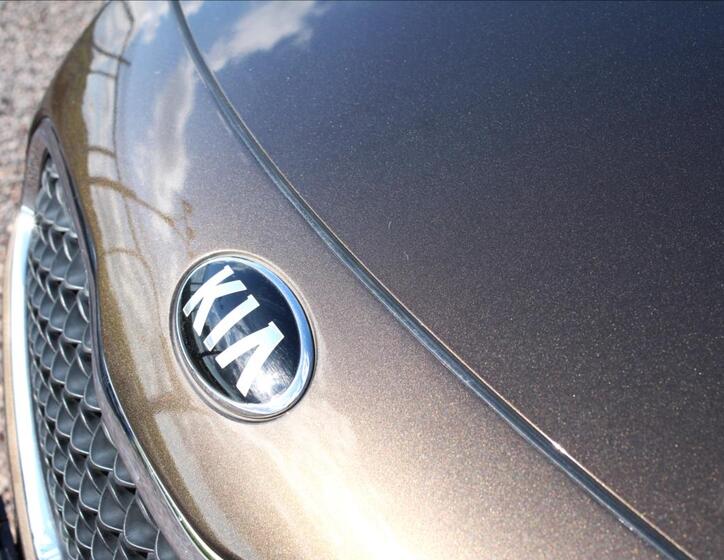 KIA Carens 6