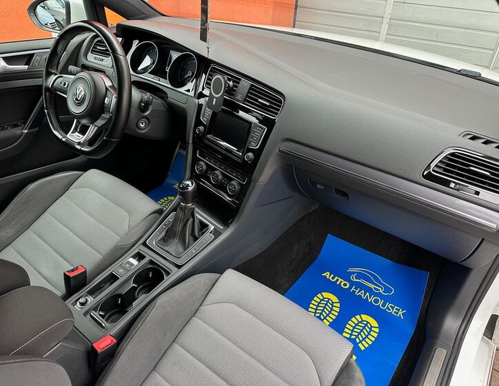 Volkswagen Golf 20