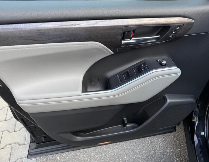 Toyota Highlander 20