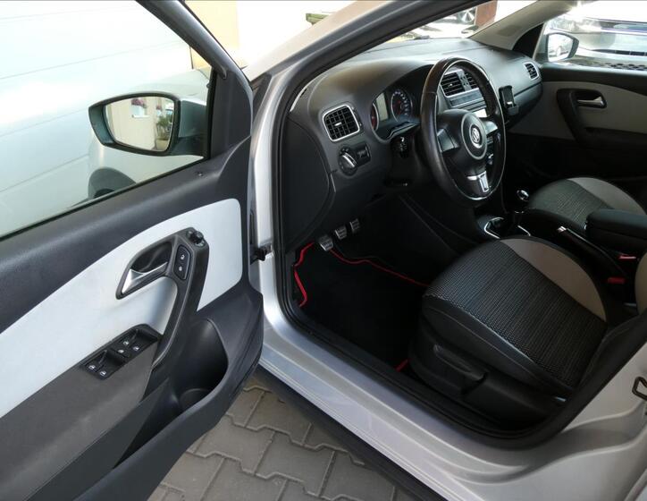 Volkswagen Polo 13