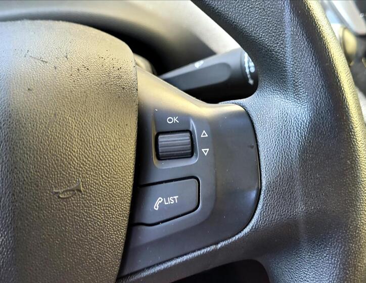 Peugeot 208 41