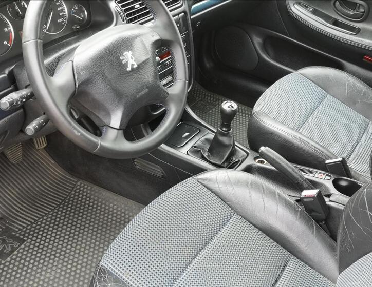 Peugeot 406 12