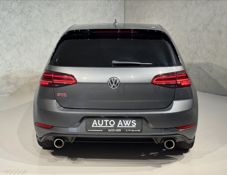 Volkswagen Golf 10