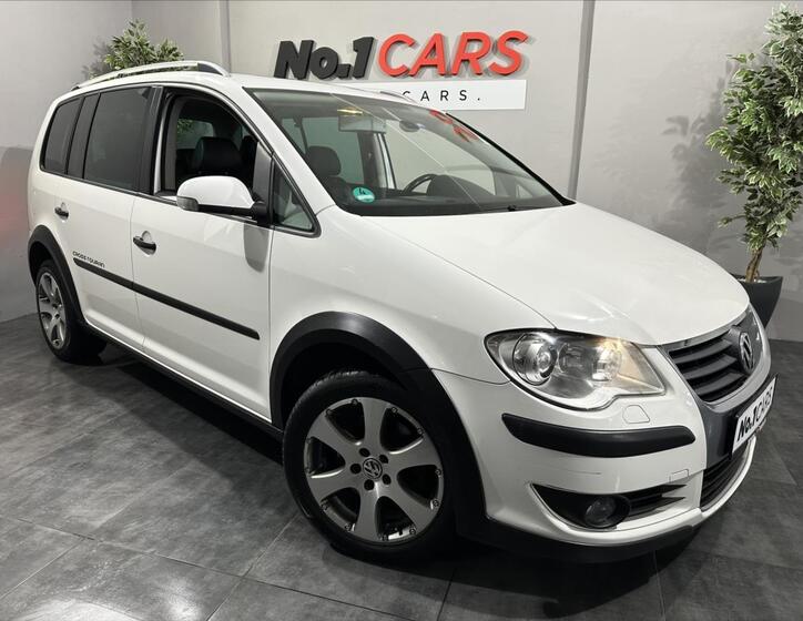 Volkswagen Touran 1