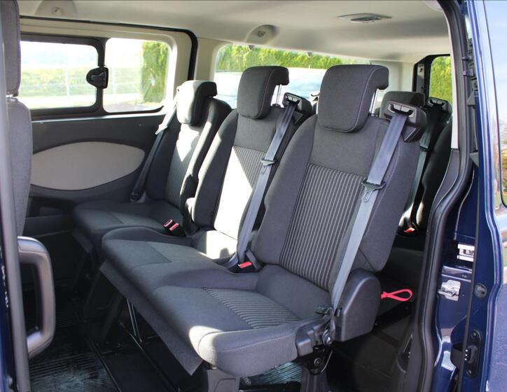 Ford Tourneo Custom 25