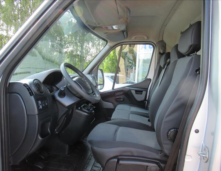 Nissan NV400 20