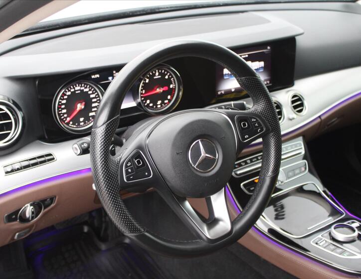 Mercedes-Benz Třídy E 15