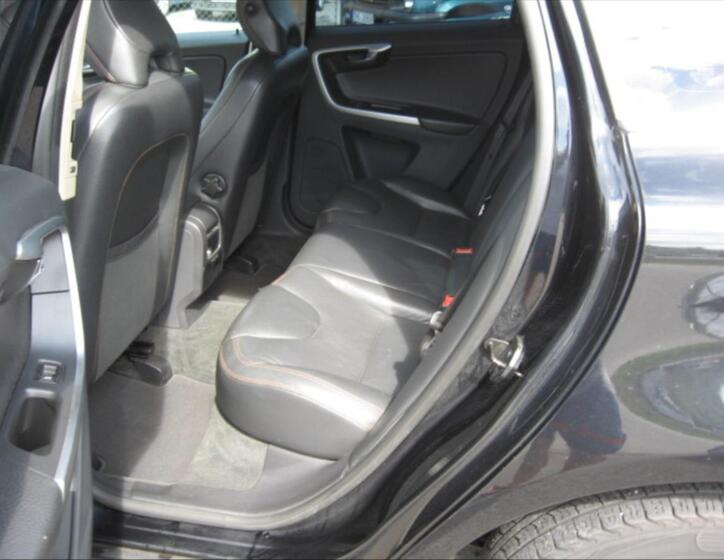 Volvo XC60 8