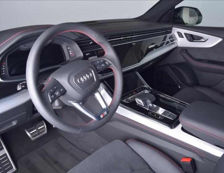 Audi Q8 8