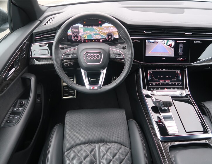 Audi Q8 23