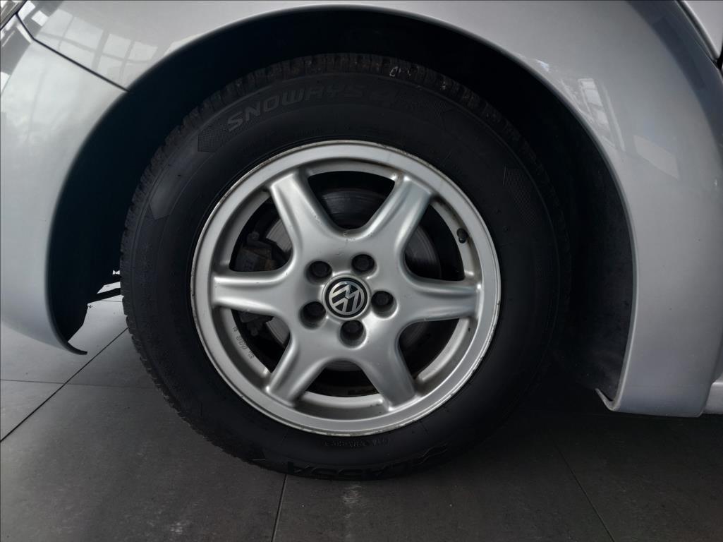 Volkswagen New Beetle