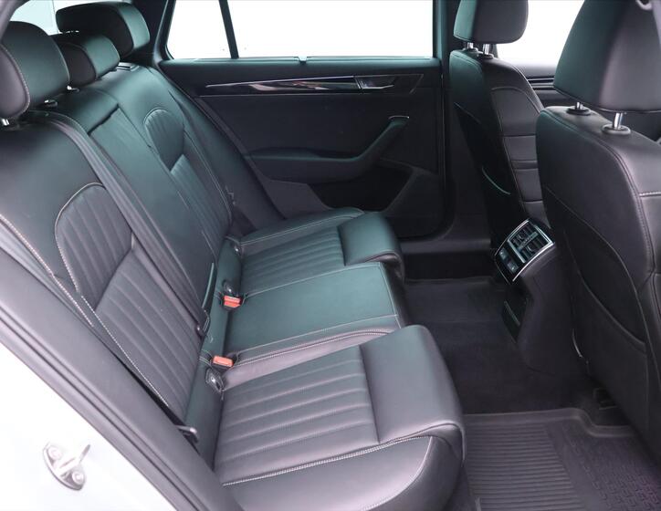 Škoda Superb 13