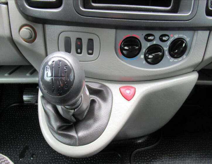 Opel Vivaro 11
