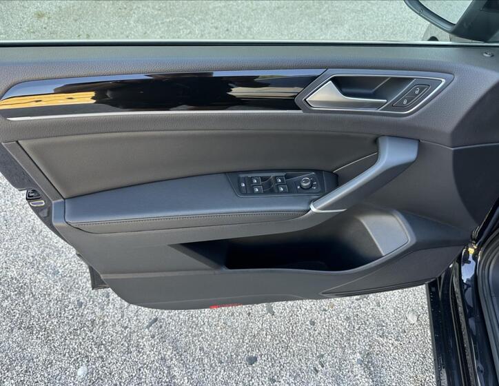 Volkswagen Touran 7