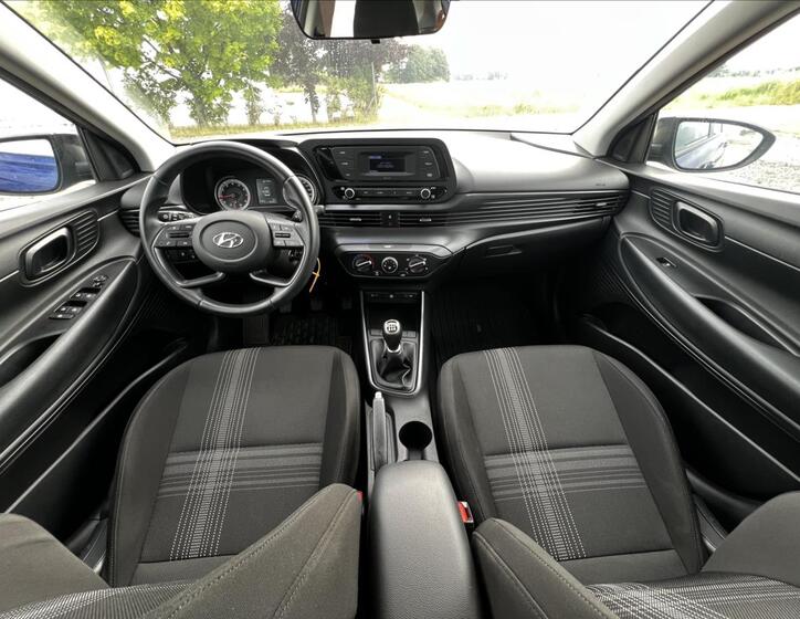 Hyundai i20 16