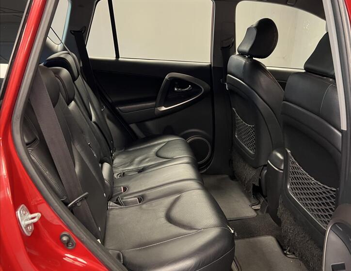 Toyota RAV4 10