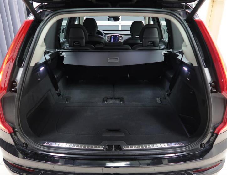 Volvo XC90 10