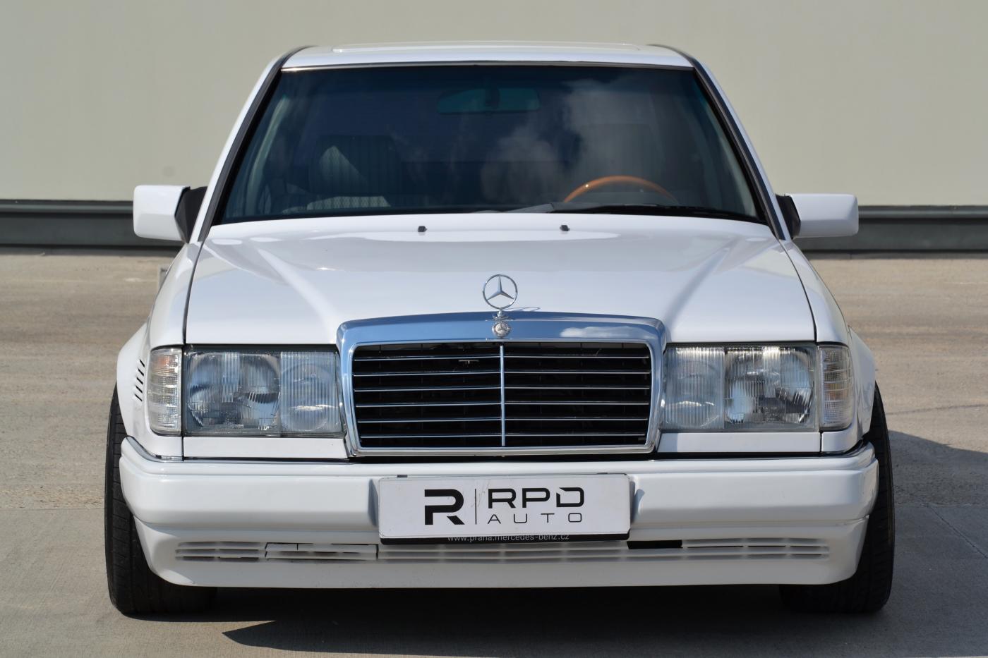 Mercedes-Benz 124