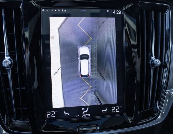 Volvo V90 13