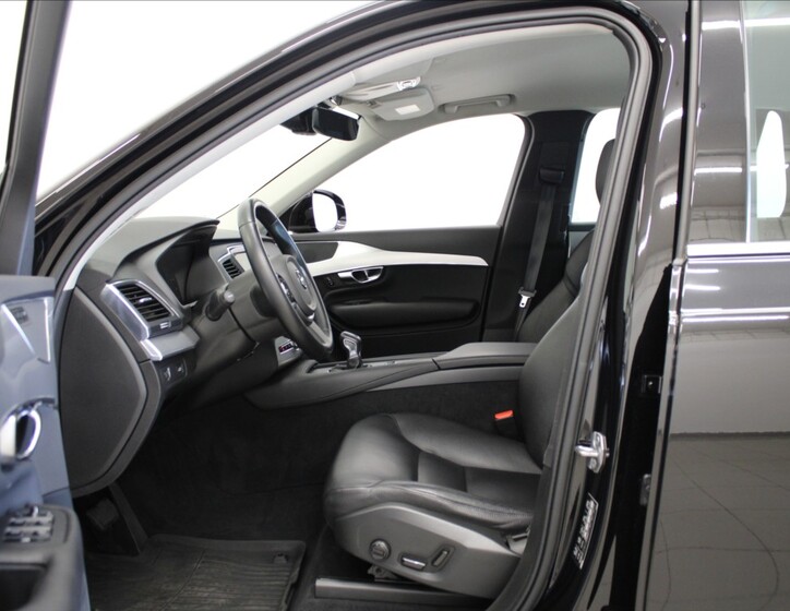 Volvo XC90 6