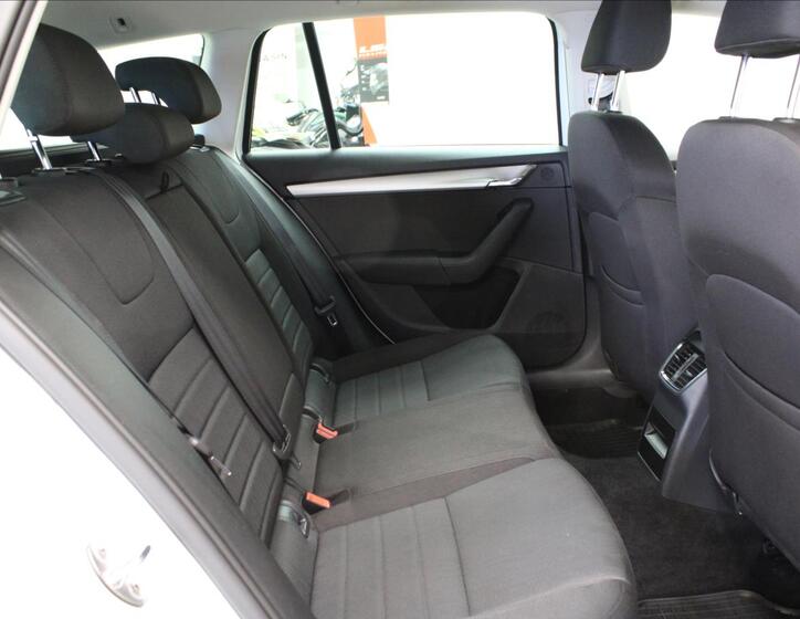 Škoda Octavia 14