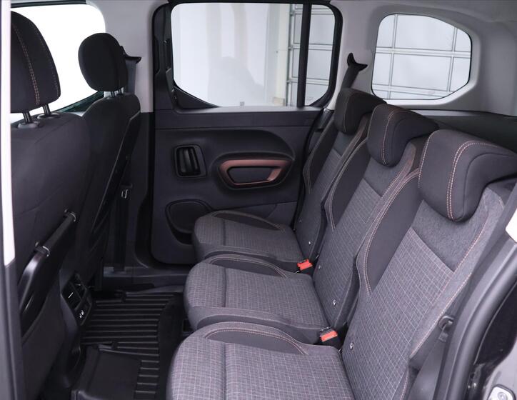 Peugeot Rifter 14
