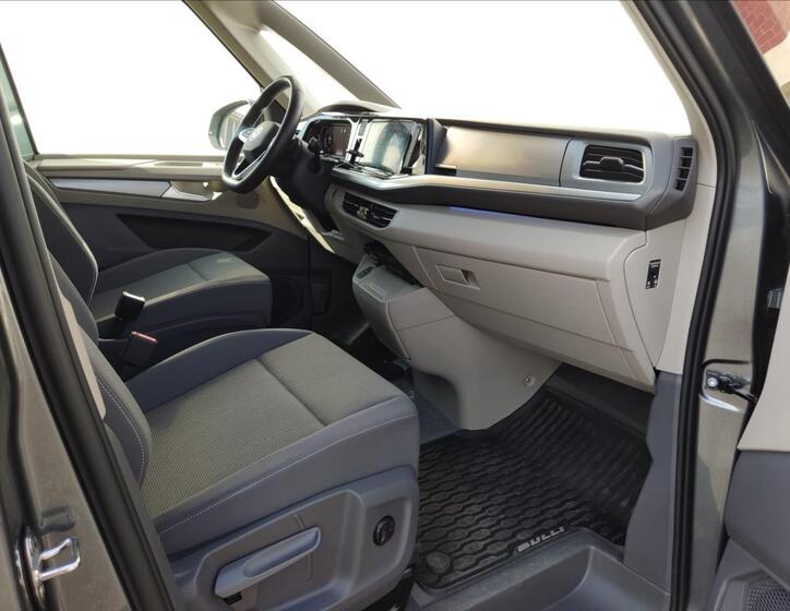 Volkswagen Multivan 21