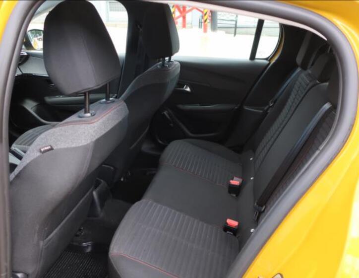 Peugeot 208 14