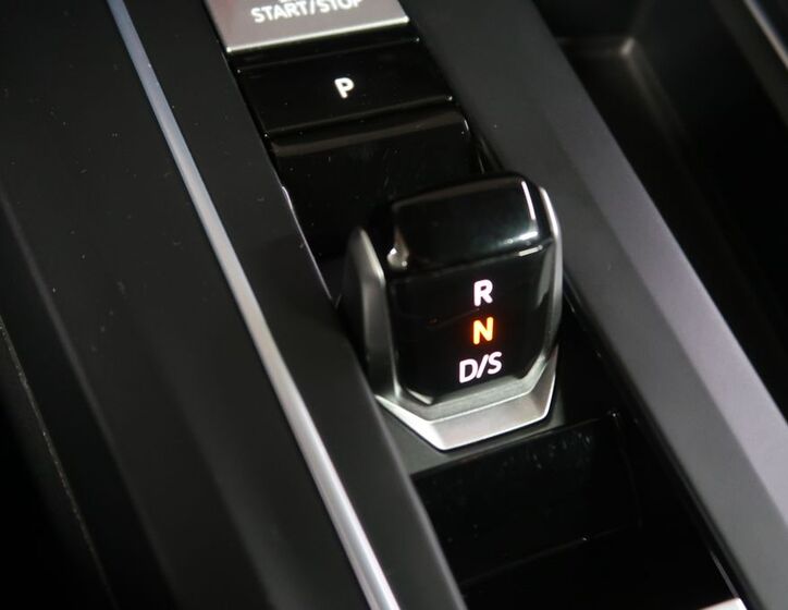 Volkswagen Golf 32