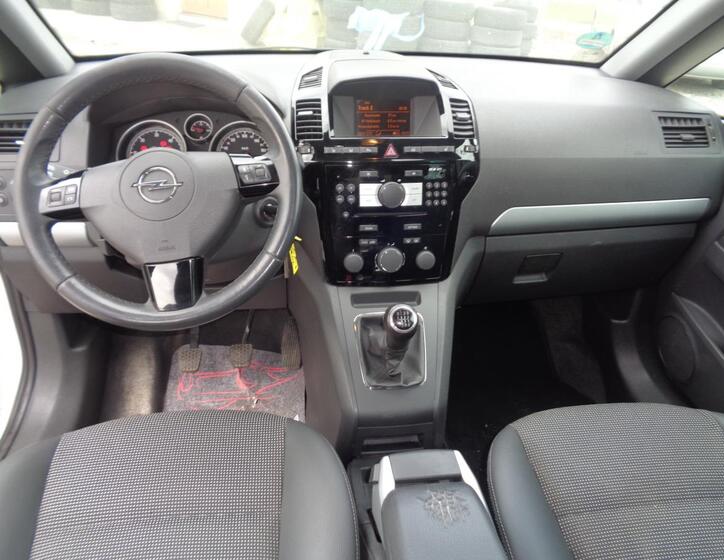 Opel Zafira 11