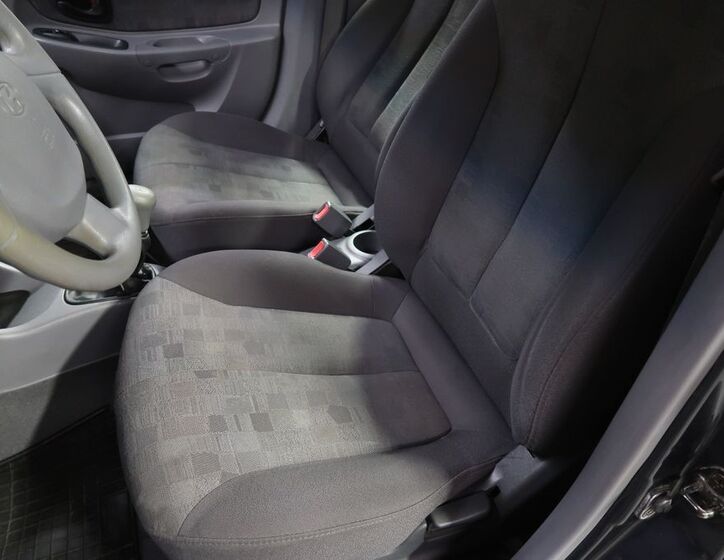 Hyundai Accent 9