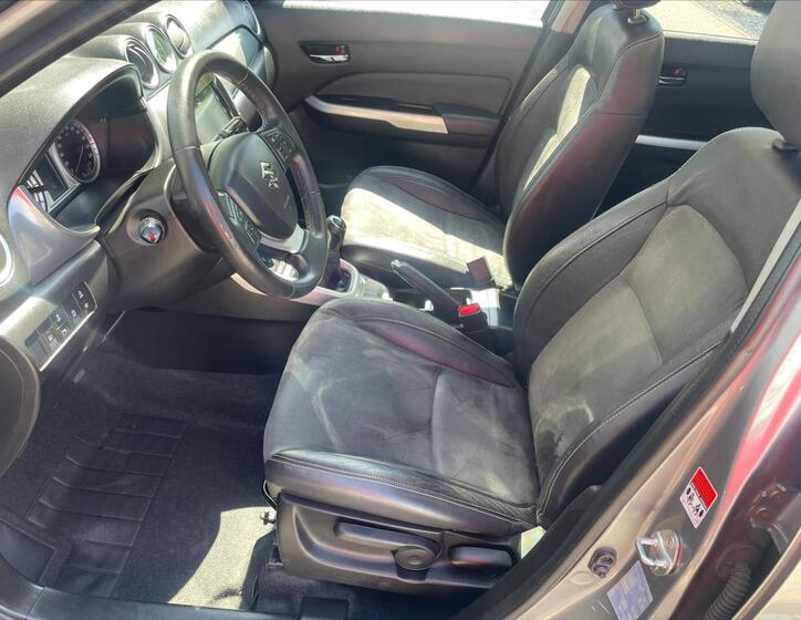 Suzuki Vitara 12