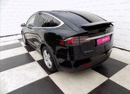 Tesla Model X 4
