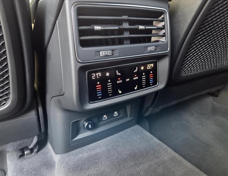 Audi Q7 9