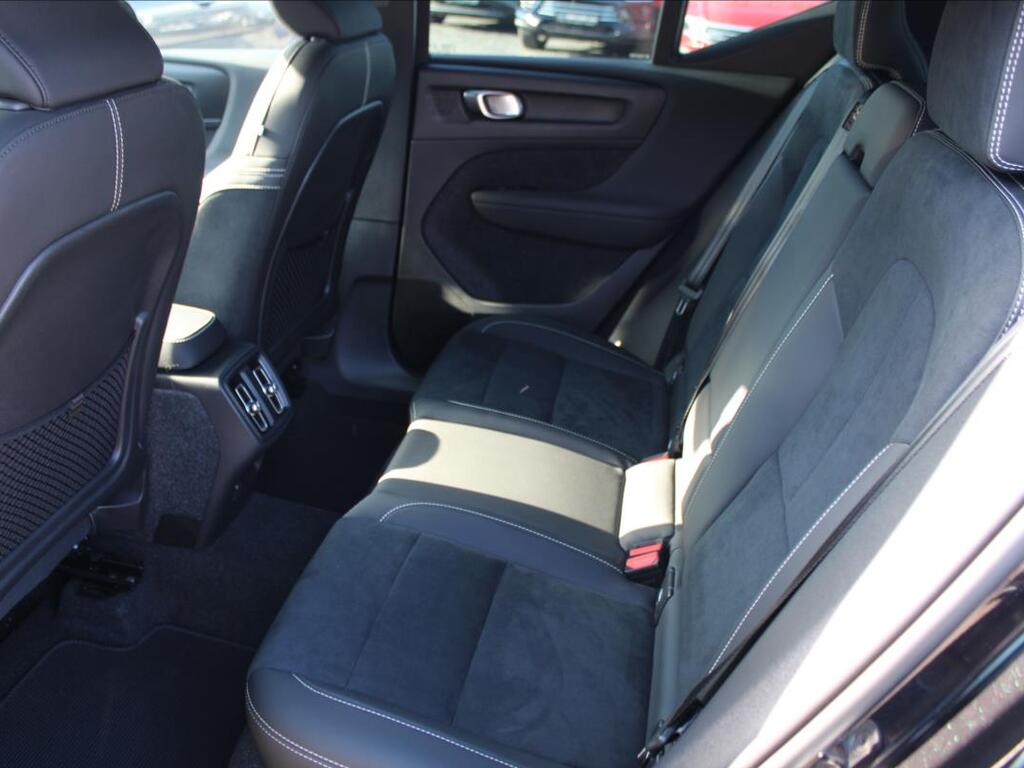 Volvo XC40 11