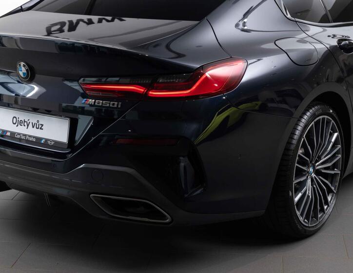 BMW Řada 8 9