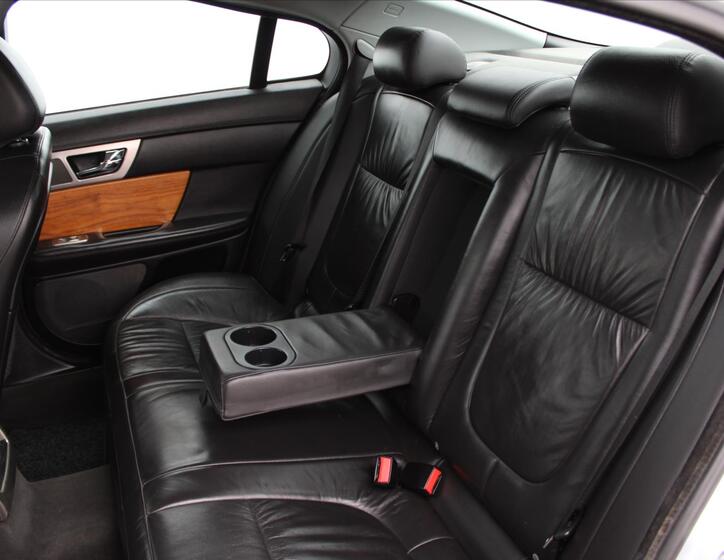 Jaguar XF 11