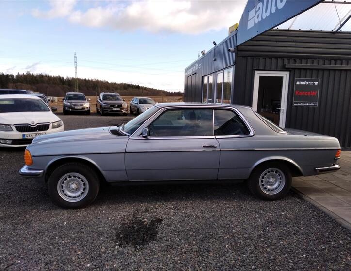 Mercedes-Benz 280 4