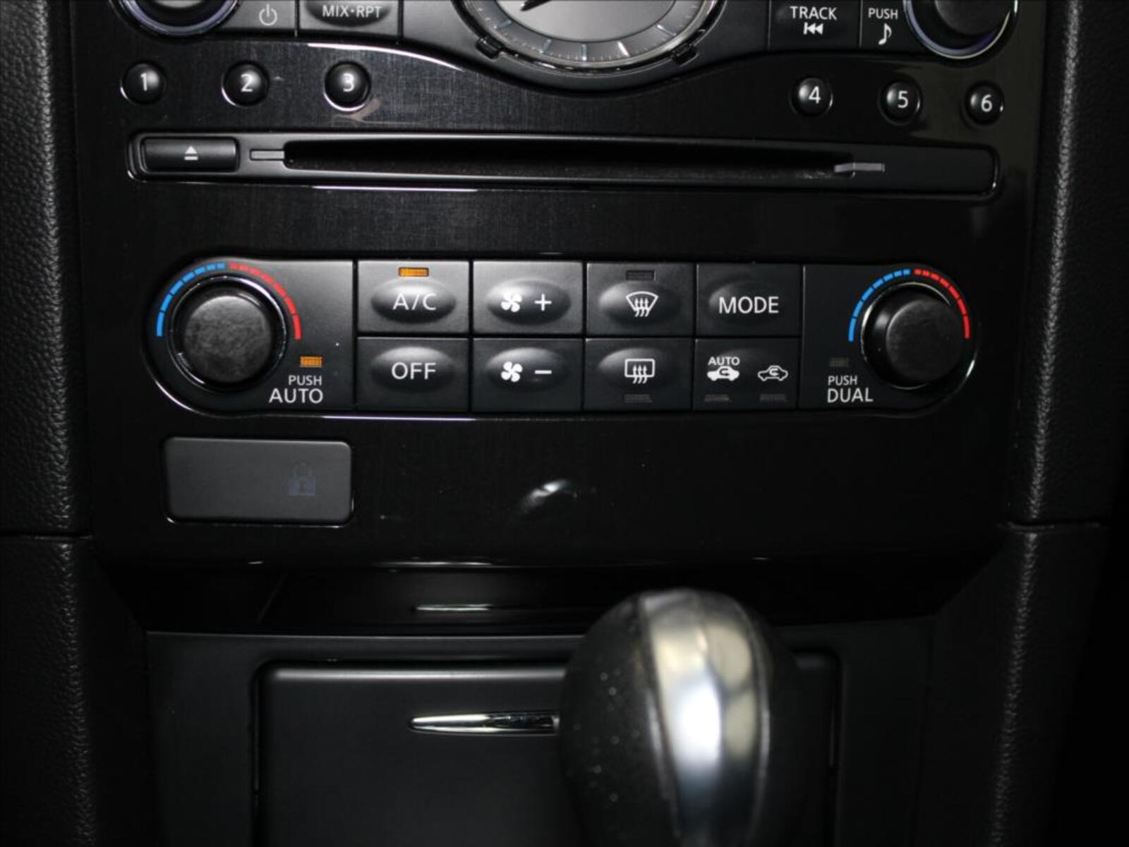 Infiniti FX30 16