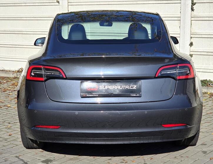 Tesla Model 3 5