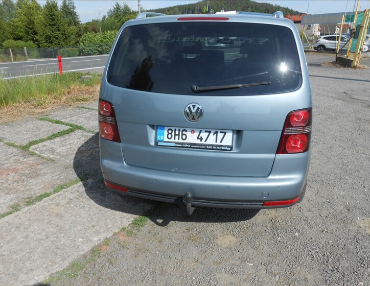Volkswagen Touran 8