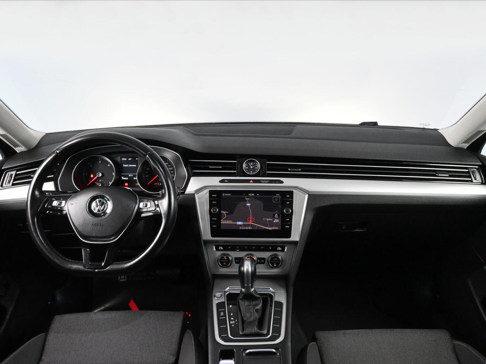 Volkswagen Passat 11