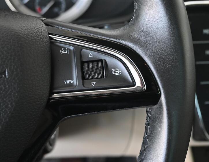 Škoda Superb 18